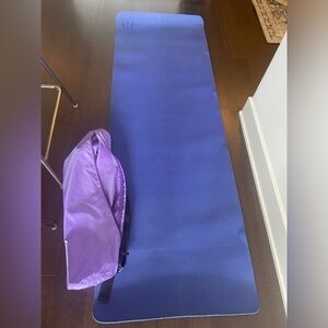 Lululemon yoga mat and bag